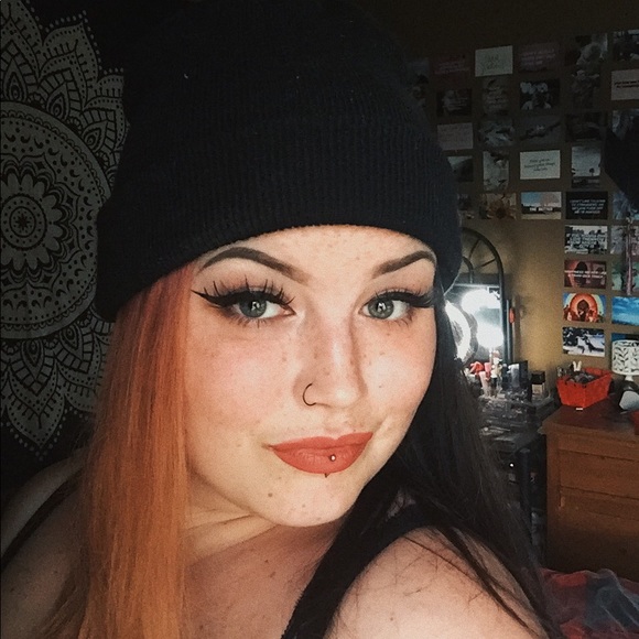 Meet your Posher, Kendra - Picture 1 of 1